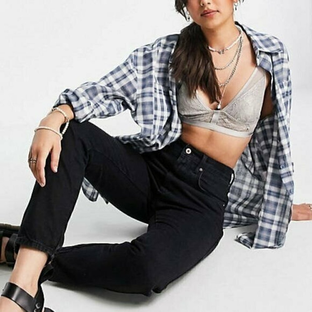 NWT We the Free People Stove Pipe Jean Size 25 black